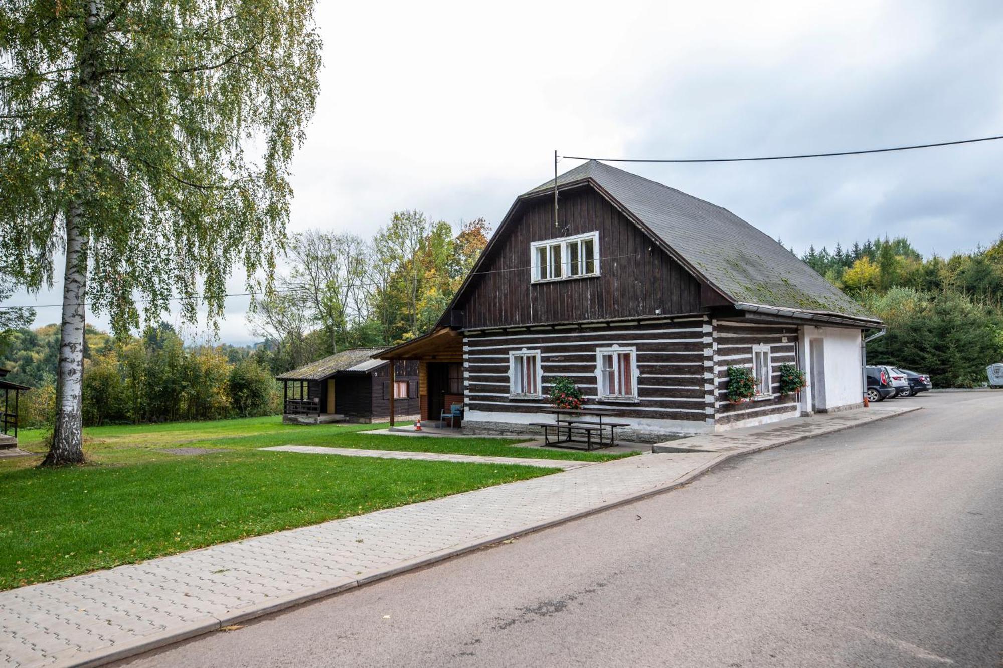 Chatovy Areal Zderina Police nad Metuji Exterior photo